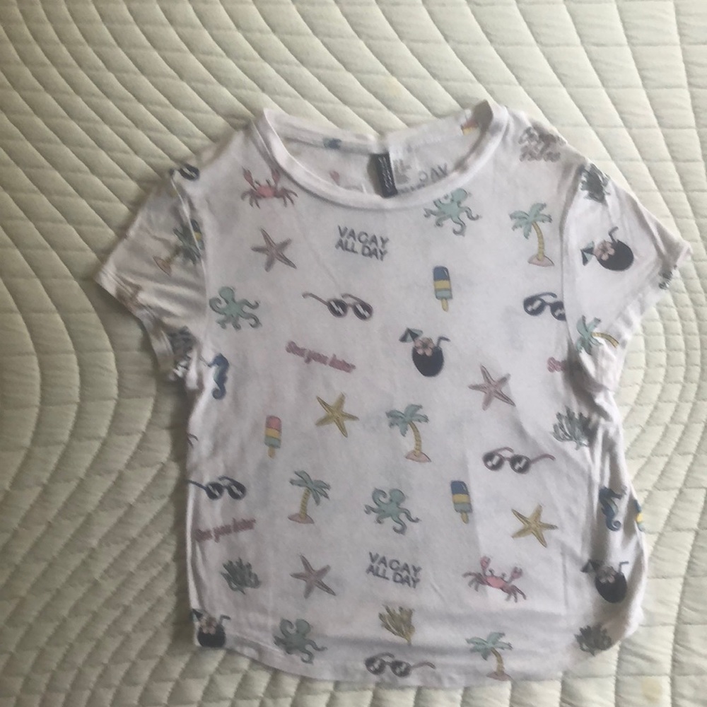 Girls tee-shirt, never worn super cute